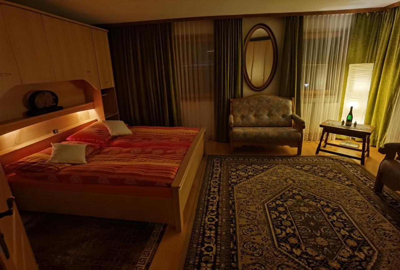 Haus Fiegl Hotel Oetz Ngoại thất bức ảnh